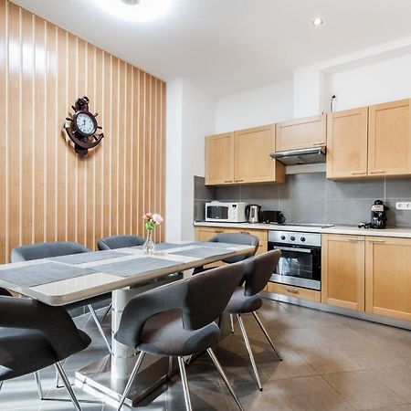 Bpr Timber Loft Home With Balcony 布达佩斯 外观 照片