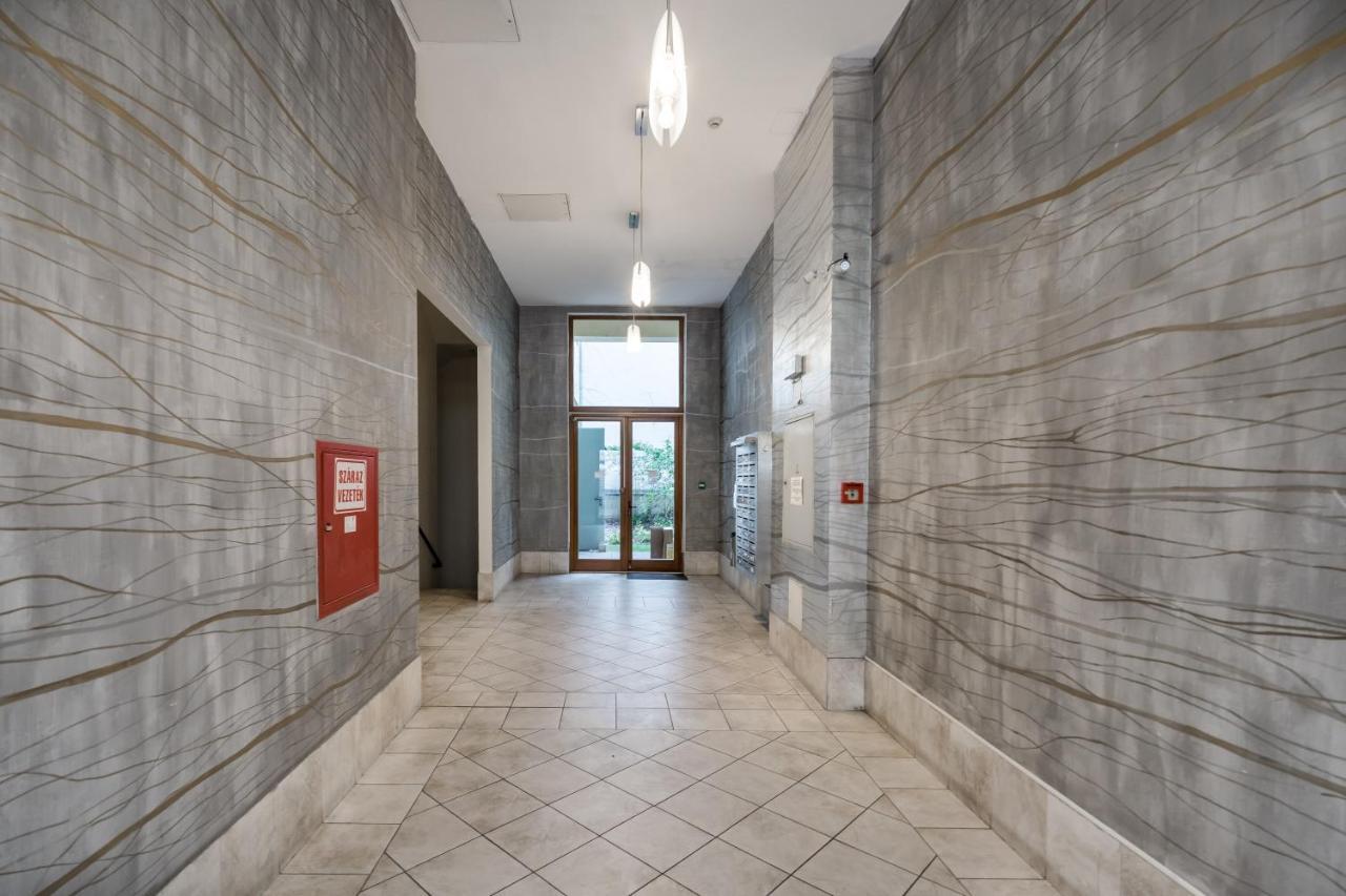 Bpr Timber Loft Home With Balcony 布达佩斯 外观 照片
