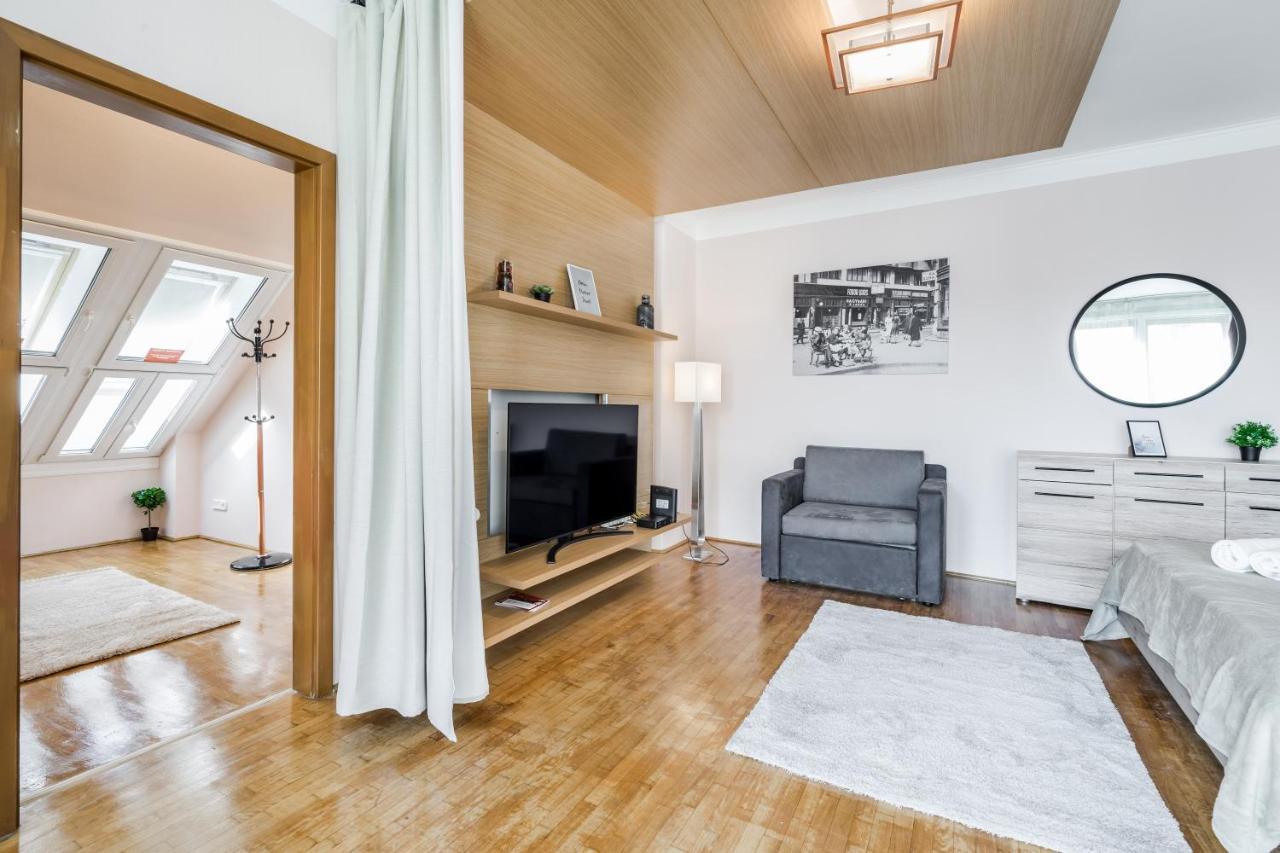 Bpr Timber Loft Home With Balcony 布达佩斯 外观 照片