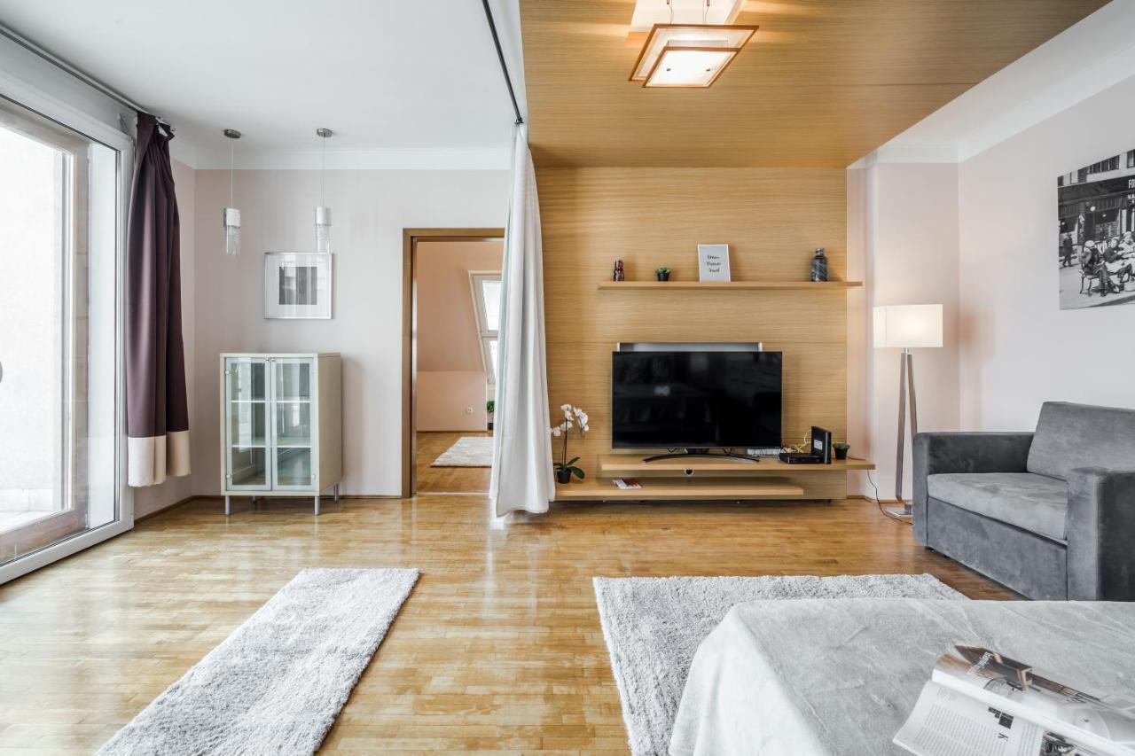 Bpr Timber Loft Home With Balcony 布达佩斯 外观 照片